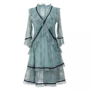 Elegant lace flare dress - NEW